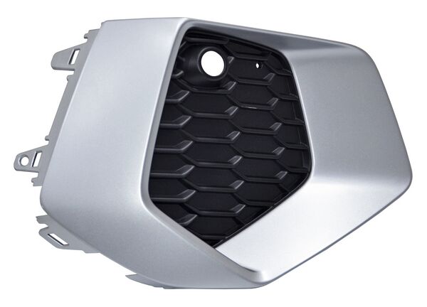 REJILLA AUDI A3 22-25 S/FARO NIEBLA C/HOYO P/SENS FILO PLATA DER